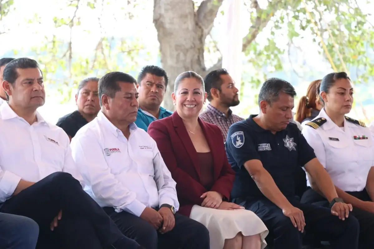 Laura Artemisa acude a construcción del Puente La Panga