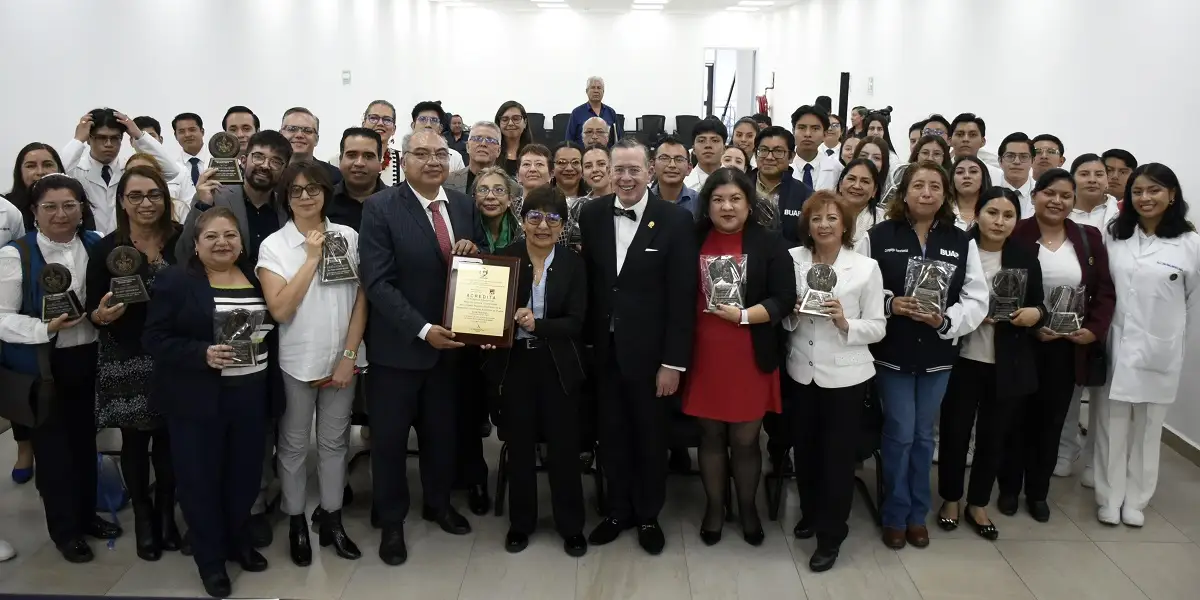 Licenciatura en Medicina General y Comunitaria de la BUAP recibe acreditación internacional de COMAEM 2 Licenciatura en Medicina General y Comunitaria de la BUAP recibe acreditación internacional de COMAEM
