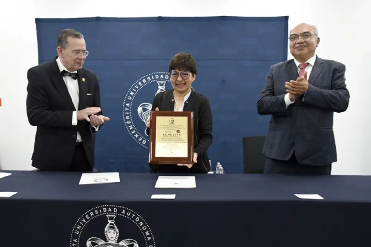 Licenciatura en Medicina General y Comunitaria de la BUAP recibe acreditación internacional de COMAEM 1 Licenciatura en Medicina General y Comunitaria de la BUAP recibe acreditación internacional de COMAEM