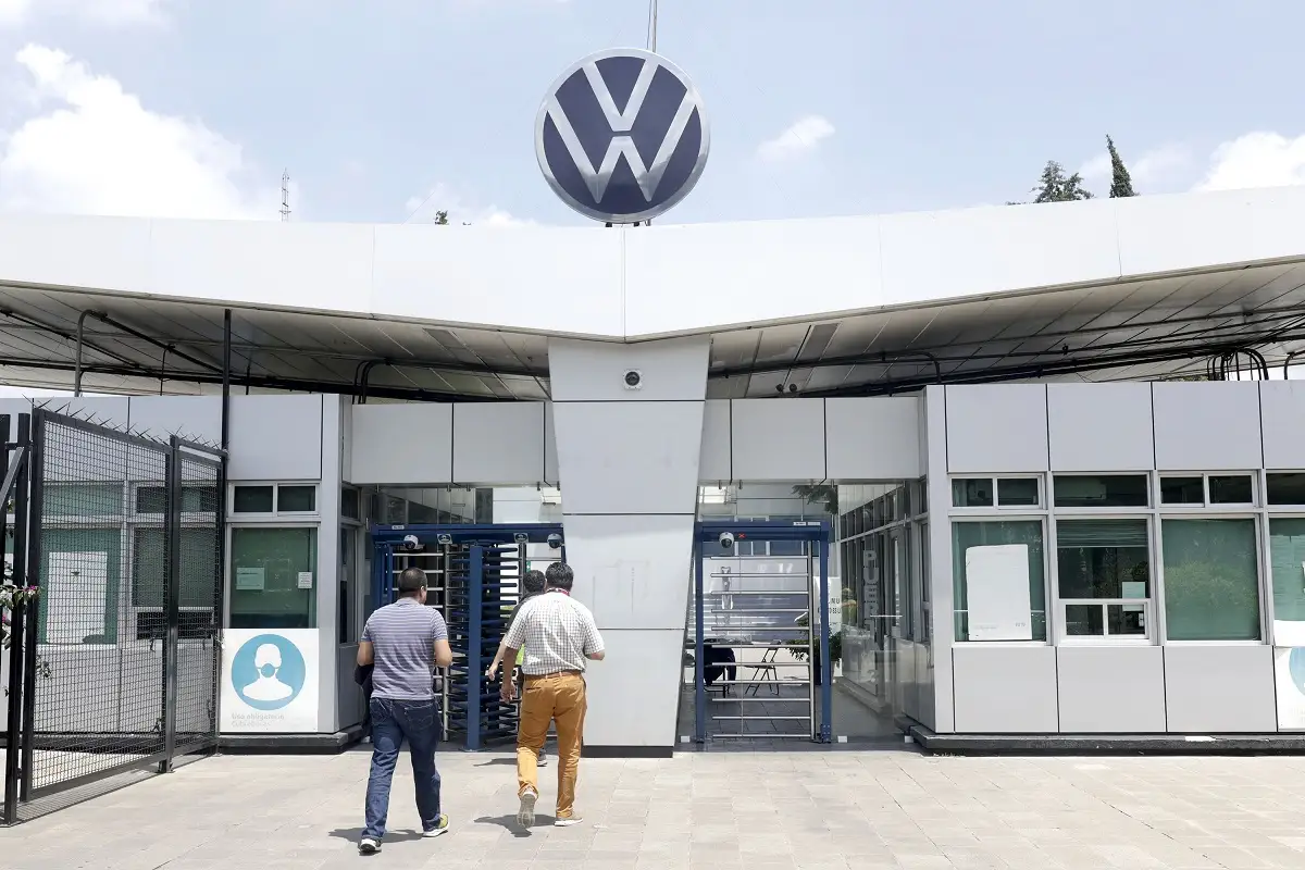 Negociación salarial en Volkswagen se traslada a CDMX; no se llega a acuerdo a días de emplazamiento a huelga