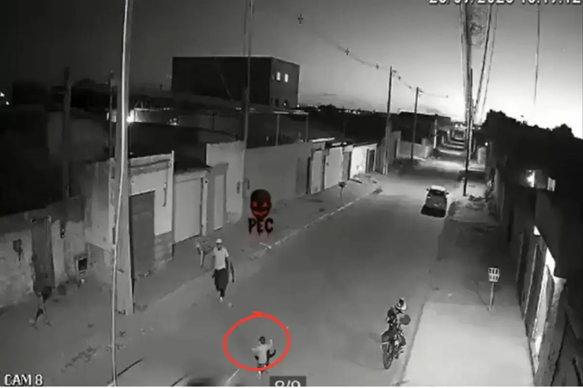 Niño es embestido por un auto a gran velocidad y pierde la vida al instante