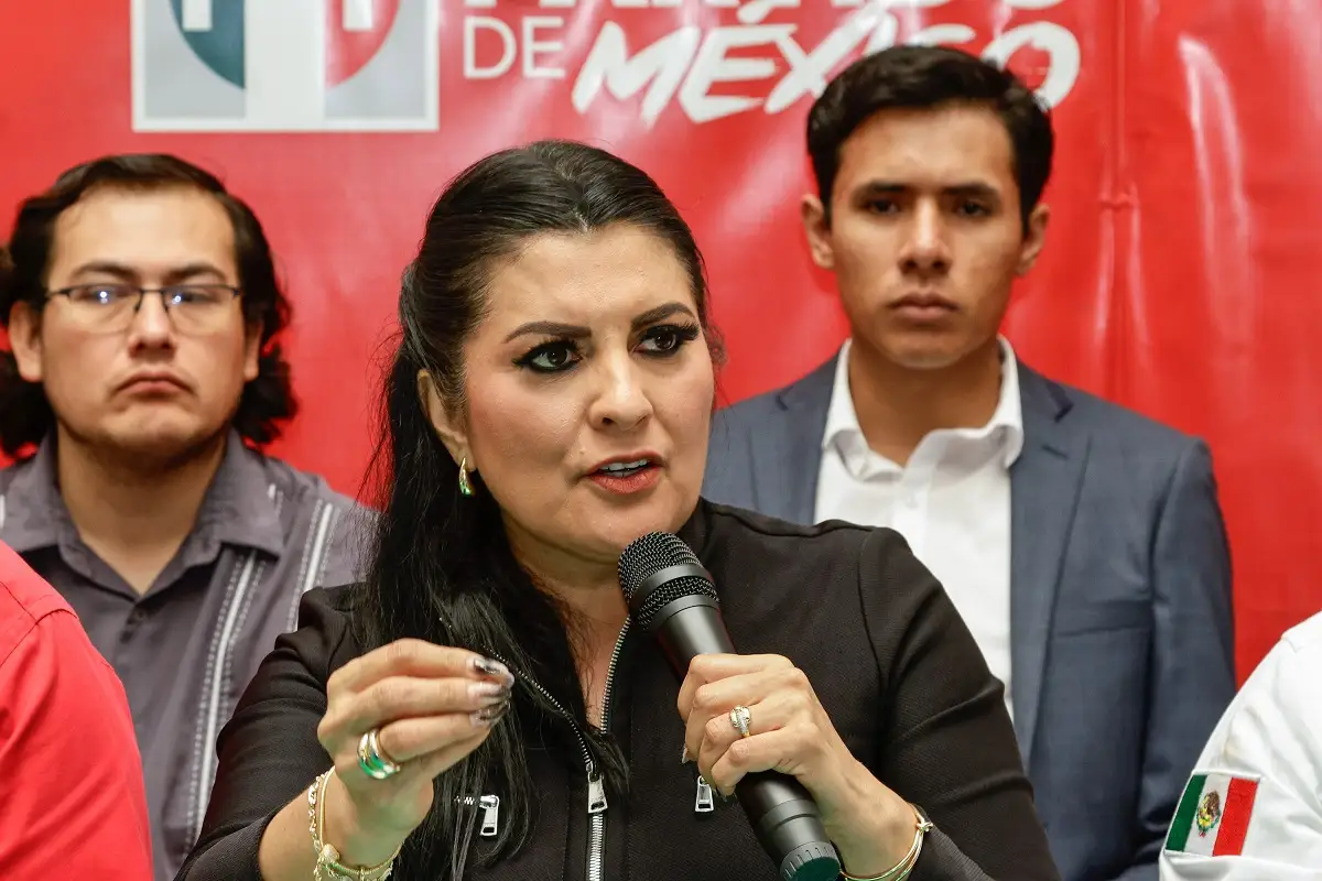 No voy a politizar mi asalto en la autopista México-Puebla: Delfina Pozos 1 No voy a politizar mi asalto en la autopista México-Puebla Delfina Pozos