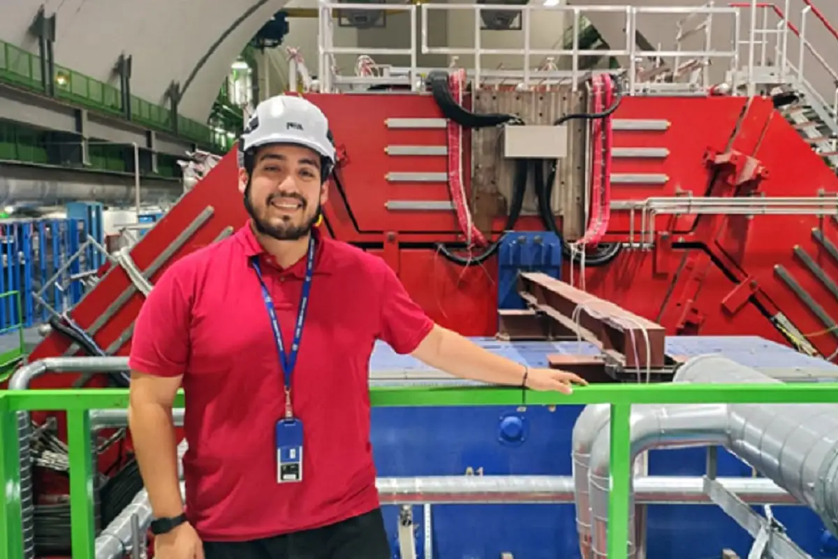 Nombran a estudiante del Doctorado en Física Aplicada de la BUAP Run Manager del Experimento ALICE del CERN 1 Nombran a estudiante del Doctorado en Física Aplicada de la BUAP Run Manager del Experimento ALICE del CERN