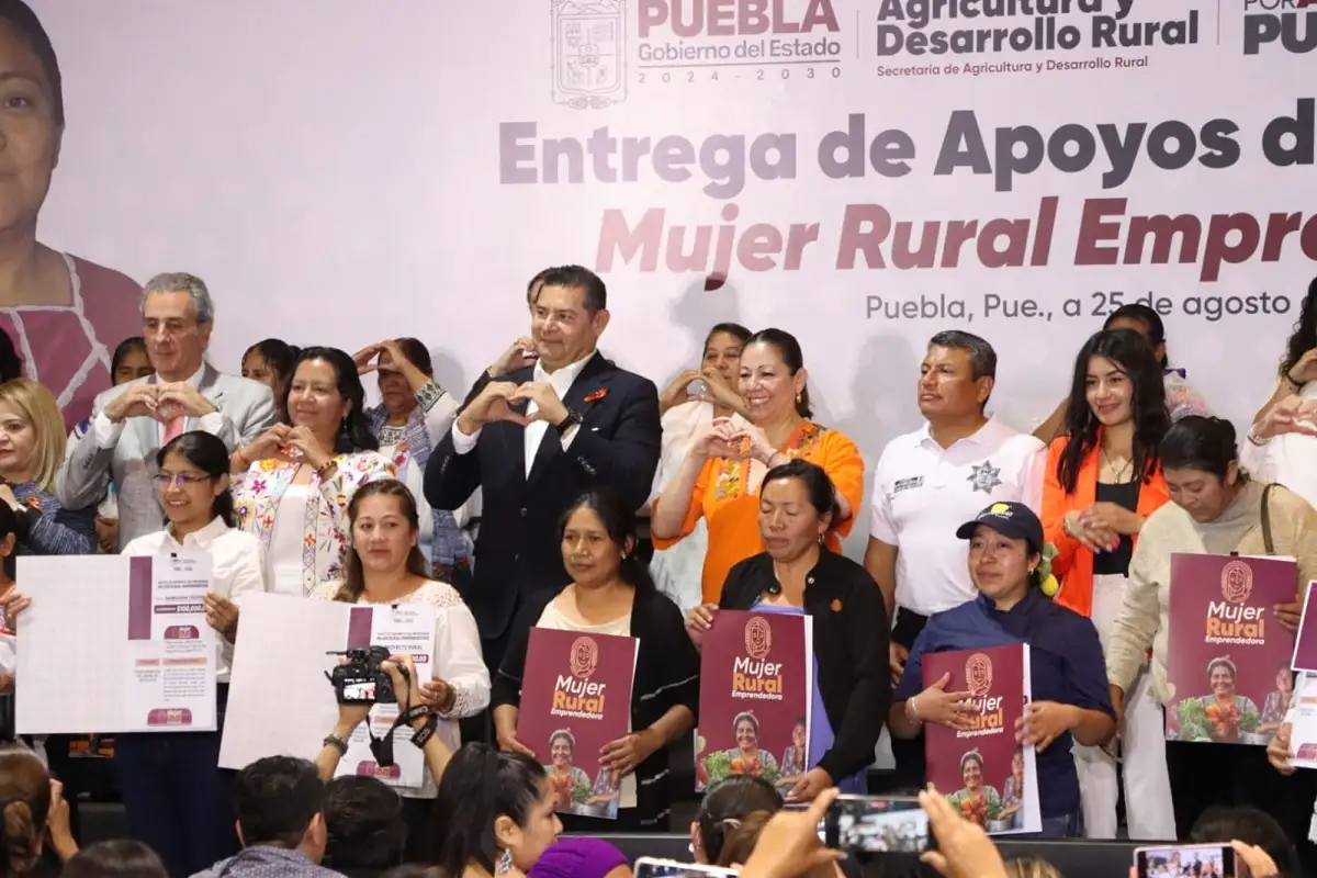 Participación y liderazgo de mujeres, primordial para desarrollo de Puebla: Laura Artemisa 1 Participación y liderazgo de mujeres, primordial para desarrollo de Puebla: Laura Artemisa