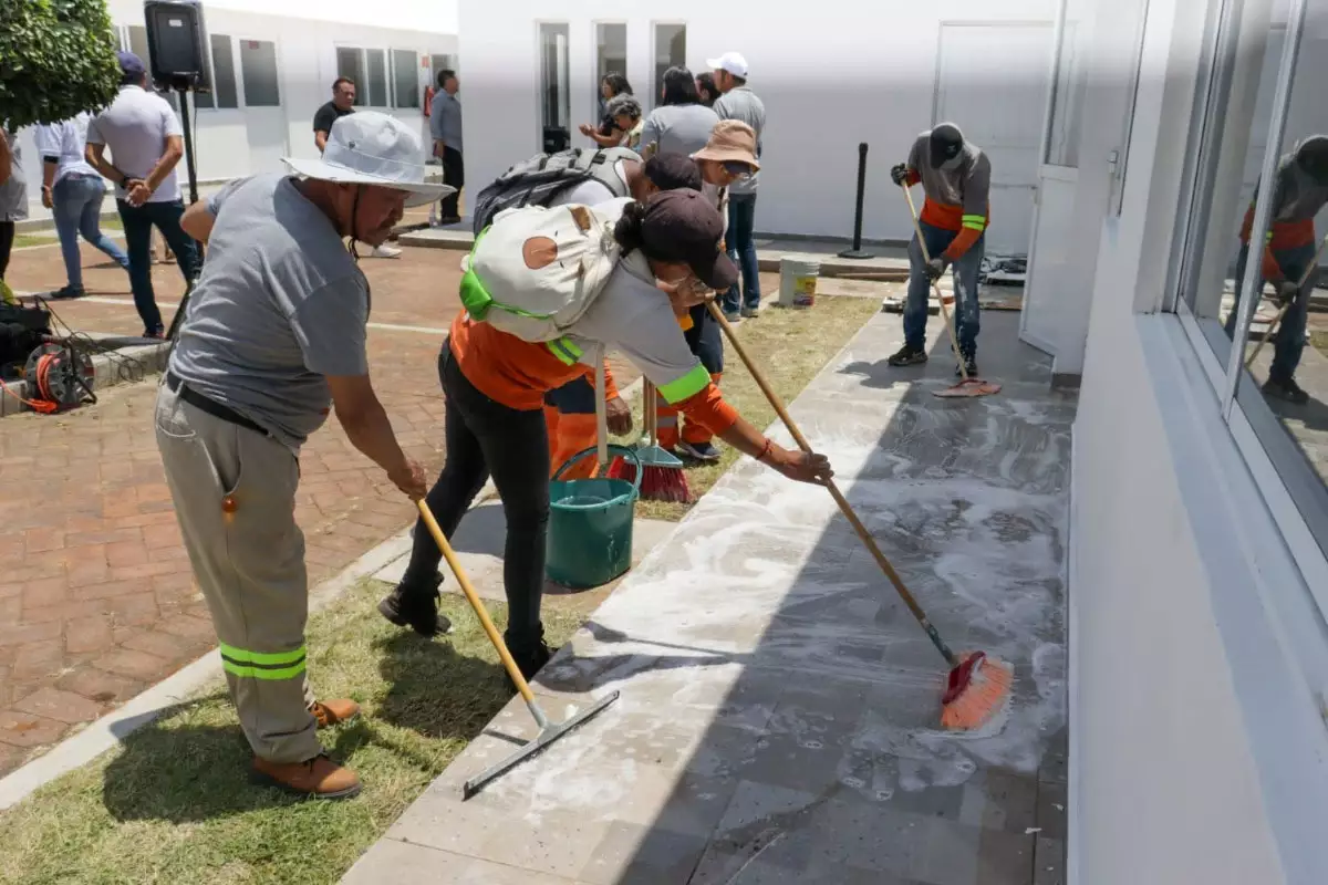 Realiza Gobierno de Tonantzin Fernandez faena comunitaria en la Guarderia DIF de Xixitla 4