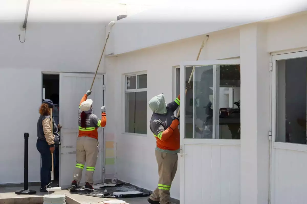 Realiza Gobierno de Tonantzin Fernandez faena comunitaria en la Guarderia DIF de Xixitla 7