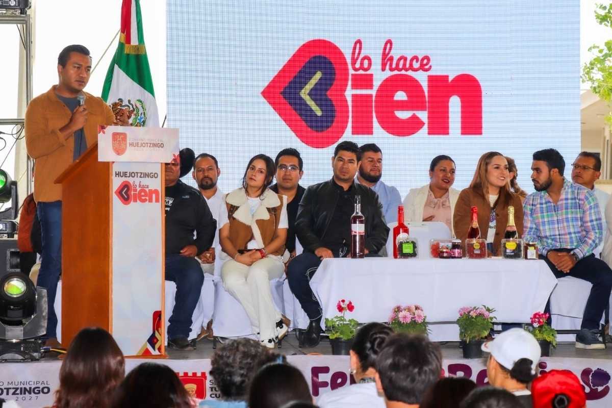 Roberto Solís da inicio a la Feria de las Berries 2025 en San Diego Buenavista