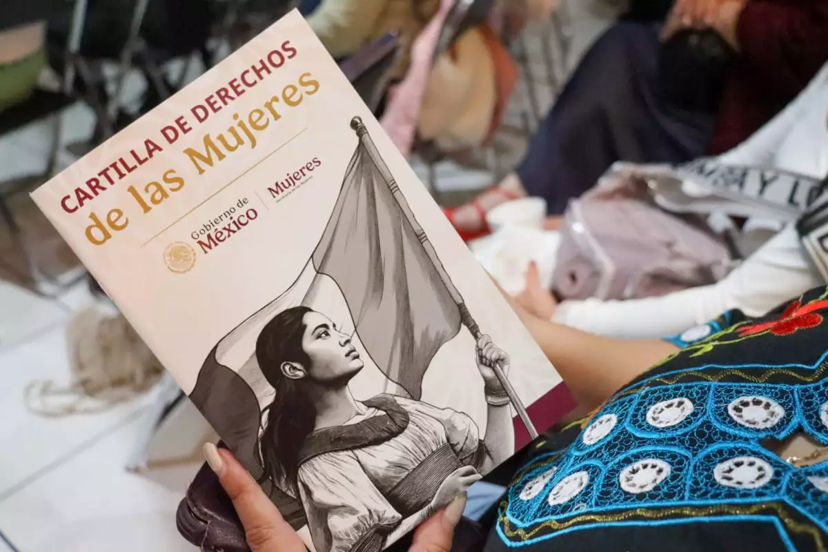 Tonantzin Fernandez encabeza Asamblea de Mujeres por la Igualdad y contra las Violencias en San Pedro Cholula 1