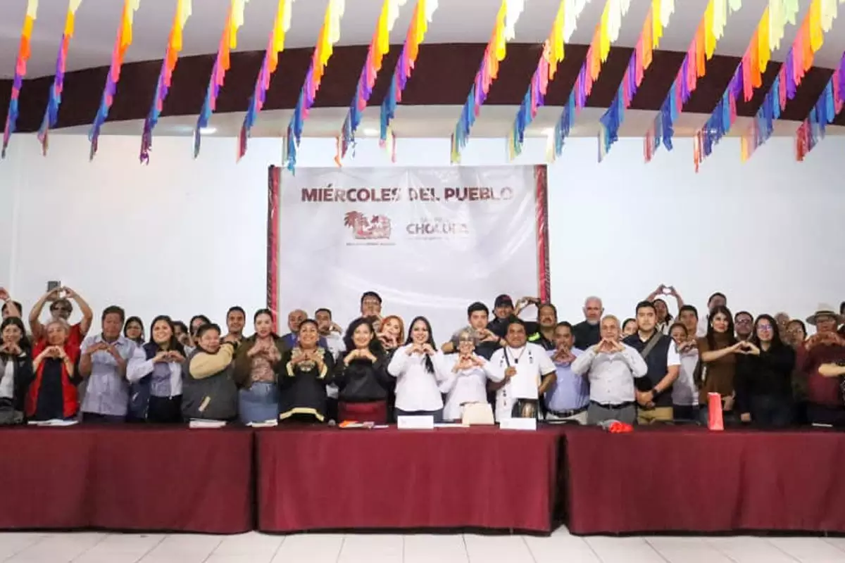 Tonantzin Fernandez reafirma compromiso con la ciudadania durante 12 horas de atencion en el Miercoles del Pueblo 4