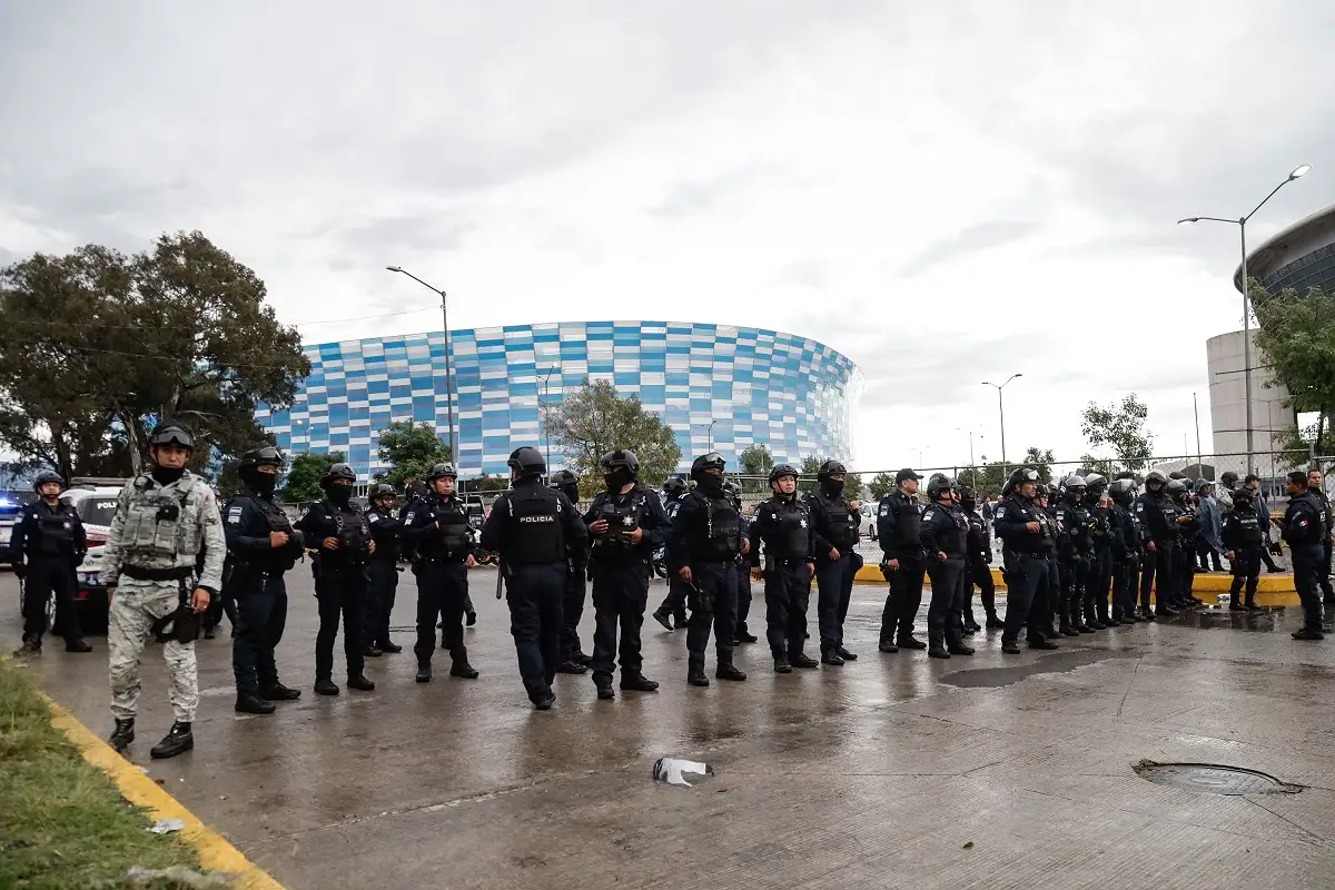 FOTOS y VIDEO: Este fue el momento exacto de la balacera en el estadio Cuauhtémoc 6 Una mujer sin vida deja balacera en el estadio Cuauhtémoc previo a Puebla vs San Luis