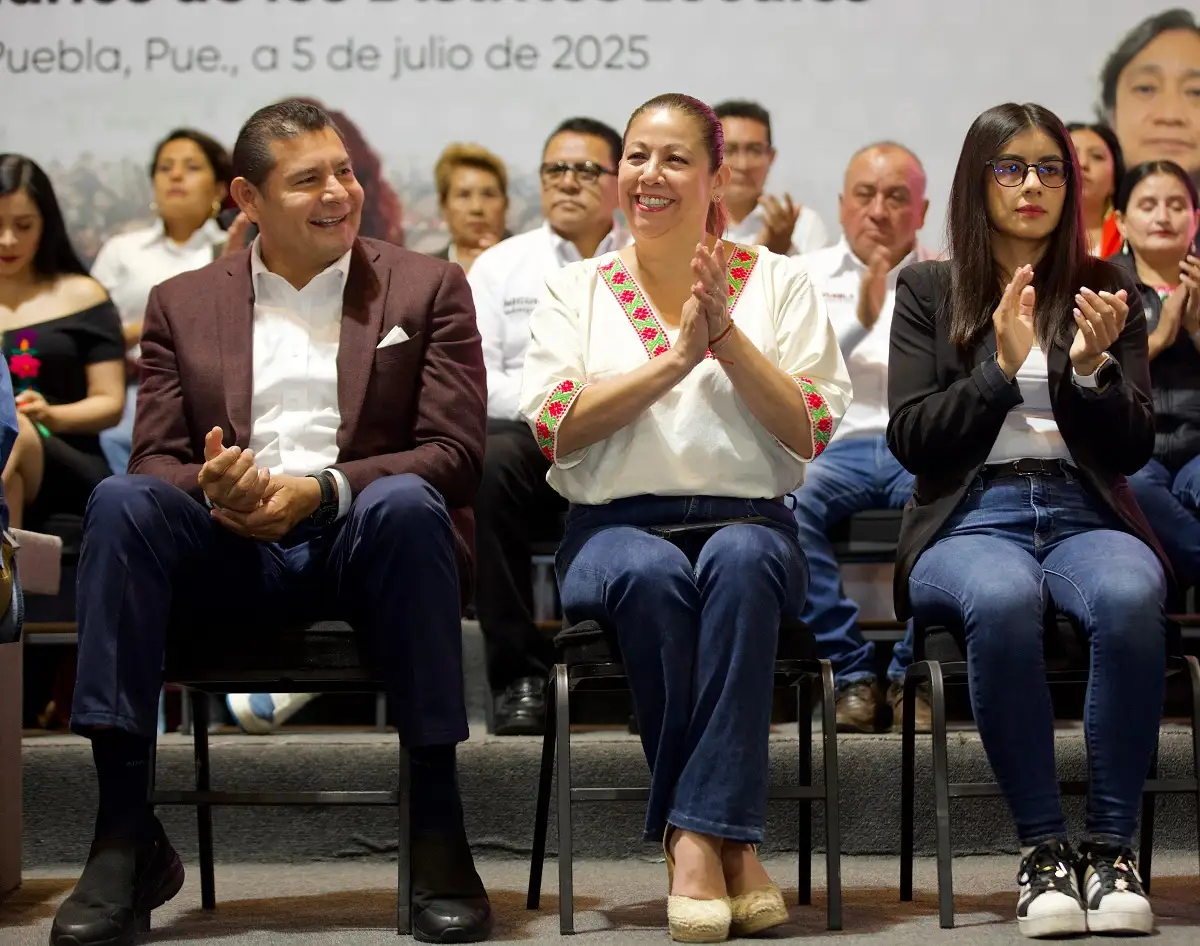 Participan diputados y diputadas de la LXII Legislatura en la Entrega de Apoyos del Programa Obra Comunitaria 2 Apoyos del Programa Obra Comunitaria