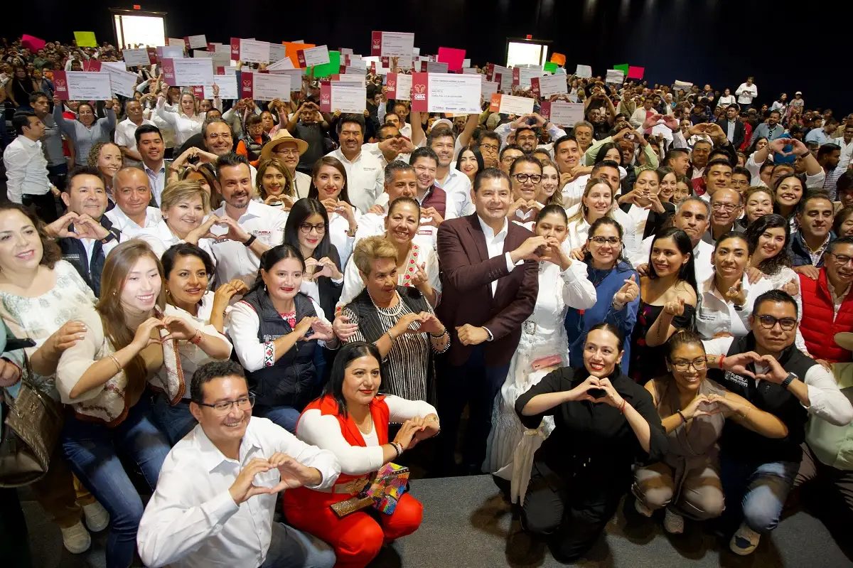 Participan diputados y diputadas de la LXII Legislatura en la Entrega de Apoyos del Programa Obra Comunitaria 3 Apoyos del Programa Obra Comunitaria