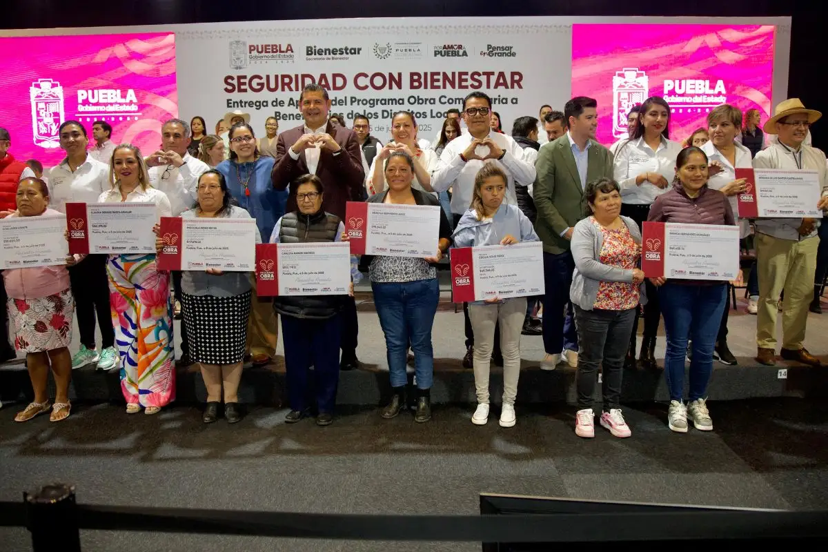 Participan diputados y diputadas de la LXII Legislatura en la Entrega de Apoyos del Programa Obra Comunitaria 1 Apoyos del Programa Obra Comunitaria