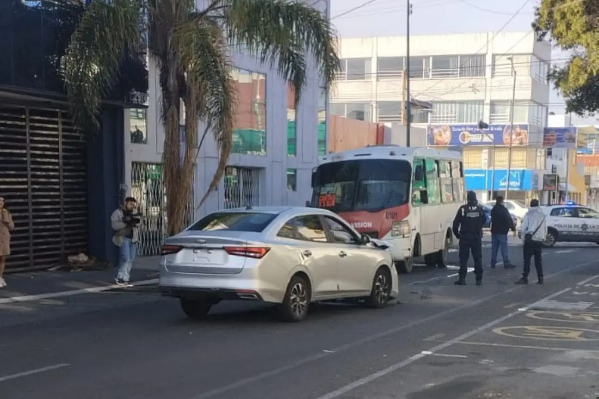 Choque de la ruta 25 contra vehículo particular deja cuatro heridos
