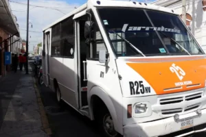 Choque de la ruta 25 contra vehículo particular deja cuatro heridos
