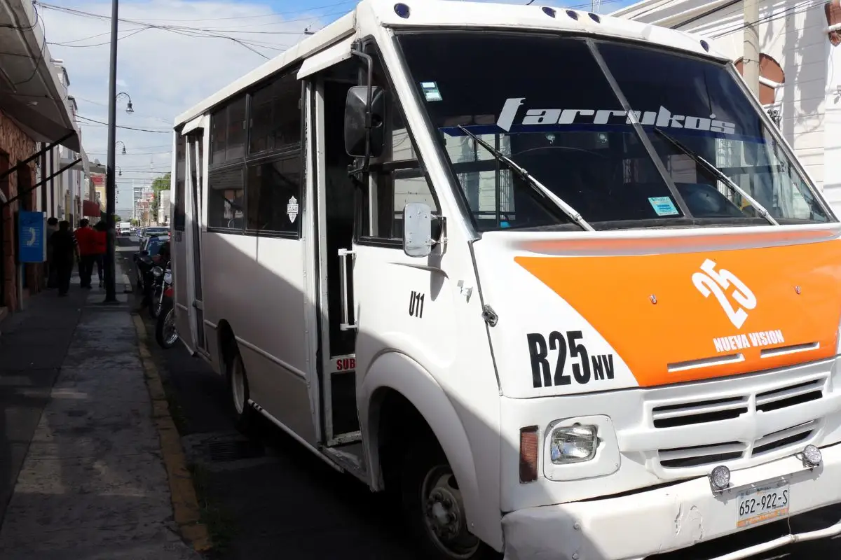 Choque de la ruta 25 contra vehículo particular deja cuatro heridos 1 Choque de la ruta 25 contra vehículo particular deja cuatro heridos
