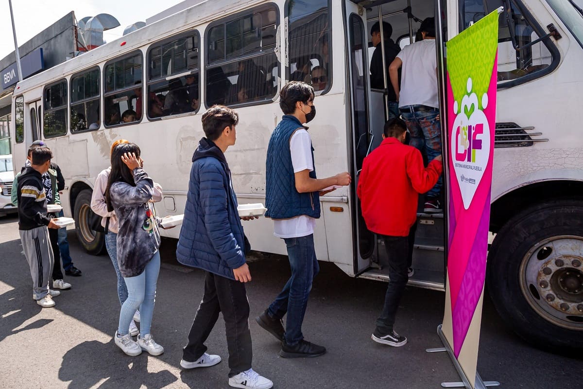 MariElise Budib regala momentos inolvidables a estudiantes del Centro de Día con viaje a Africam Safari 1 estudiantes del centro de día visitan Africam Safari