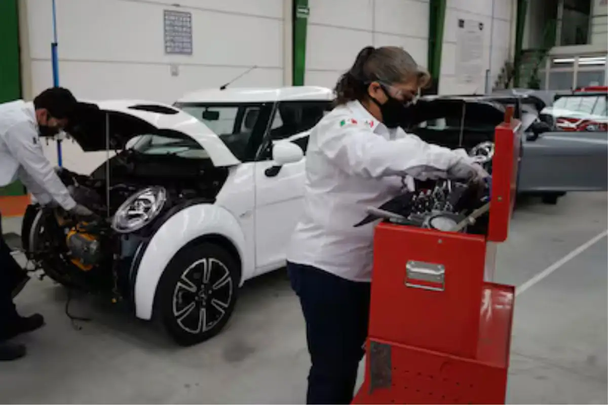 En mayo de 2026, saldrá primera flotilla de autos Olinia de Puebla