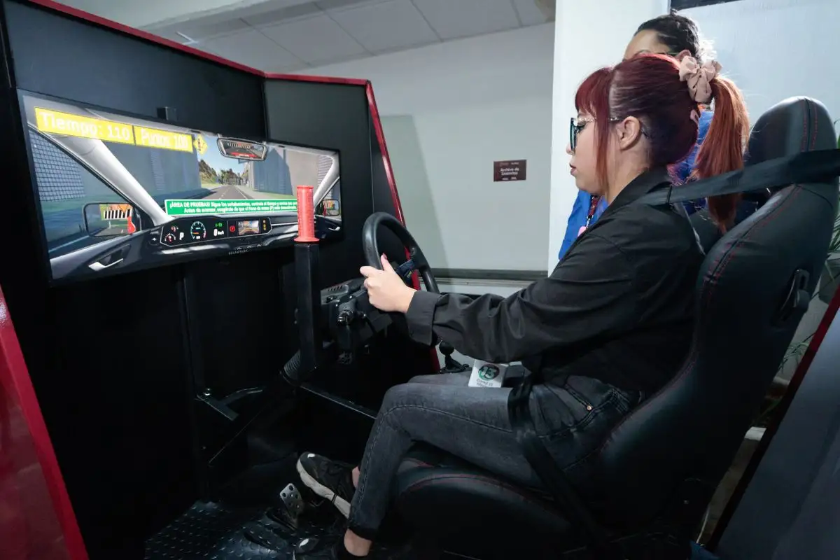 Entran en vigor simuladores de manejo para obtener licencia en Puebla