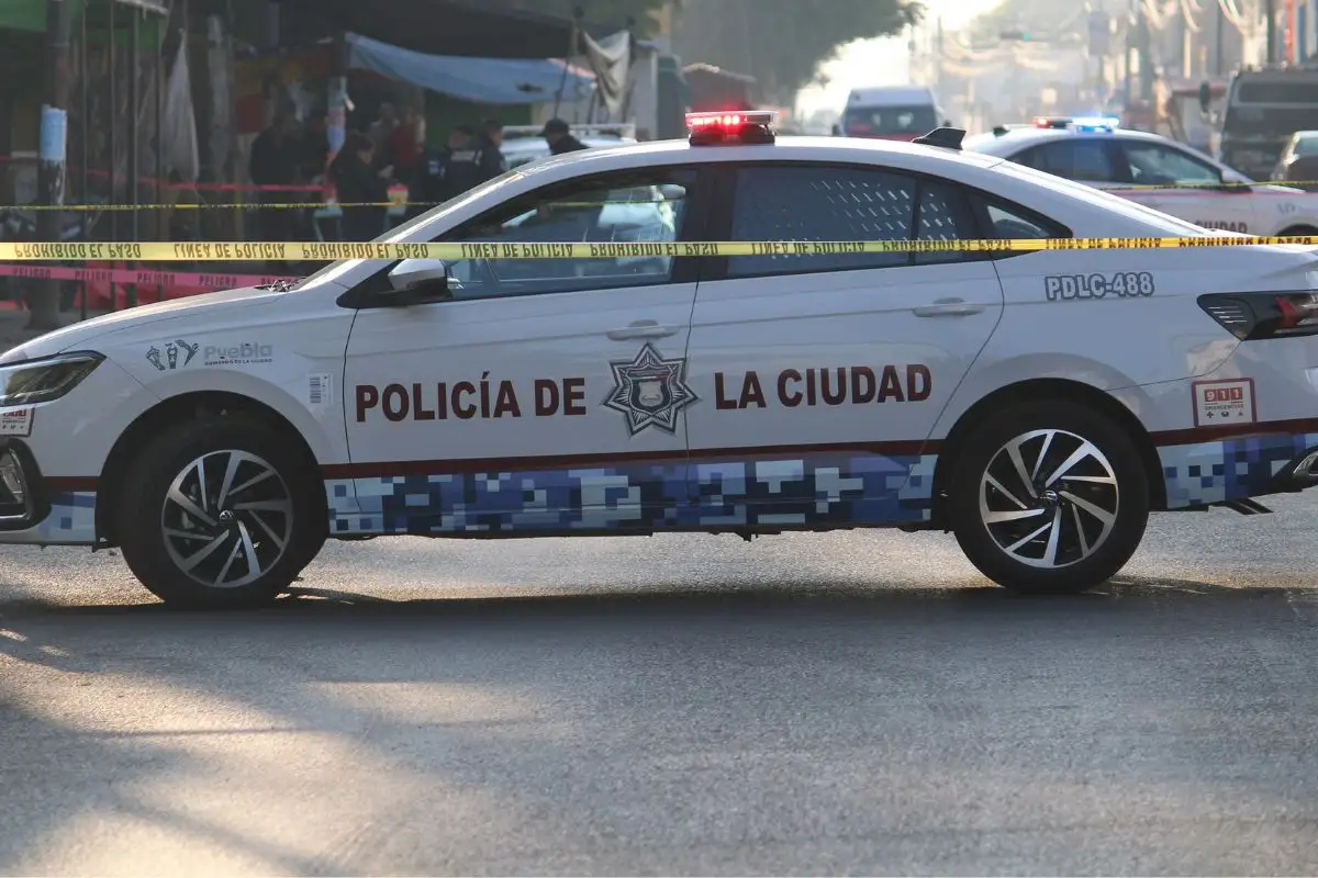 Hombre murió mientras pintaba salones de escuela en Puebla