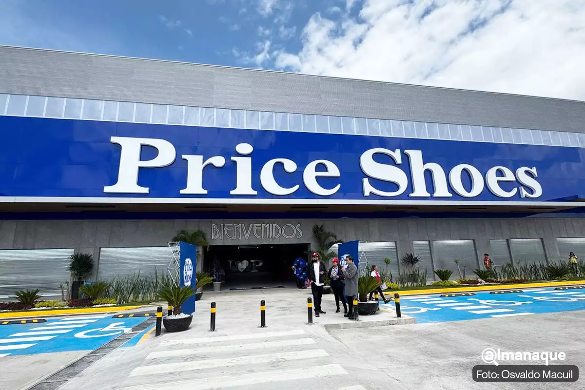 ¿Ya tan rápido? Roban 3 autos en el estacionamiento del Price Shoes del Sur 3 Abren Price Shoes del Sur con descuentos de hasta el 50%