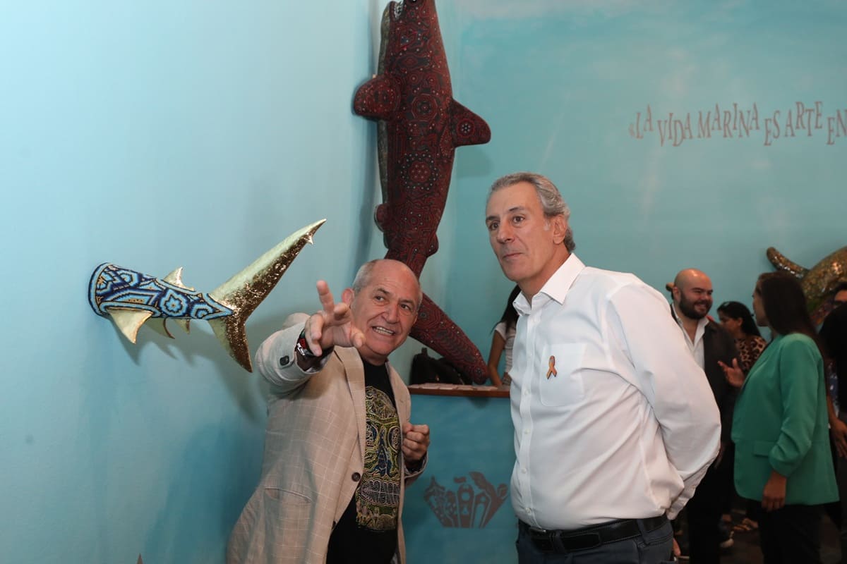 Recorre Pepe Chedraui la exposición “El Murmullo de los Océanos” en la Galería del Palacio Municipal 1 pepe chedraui El Murmullo de los Océanos