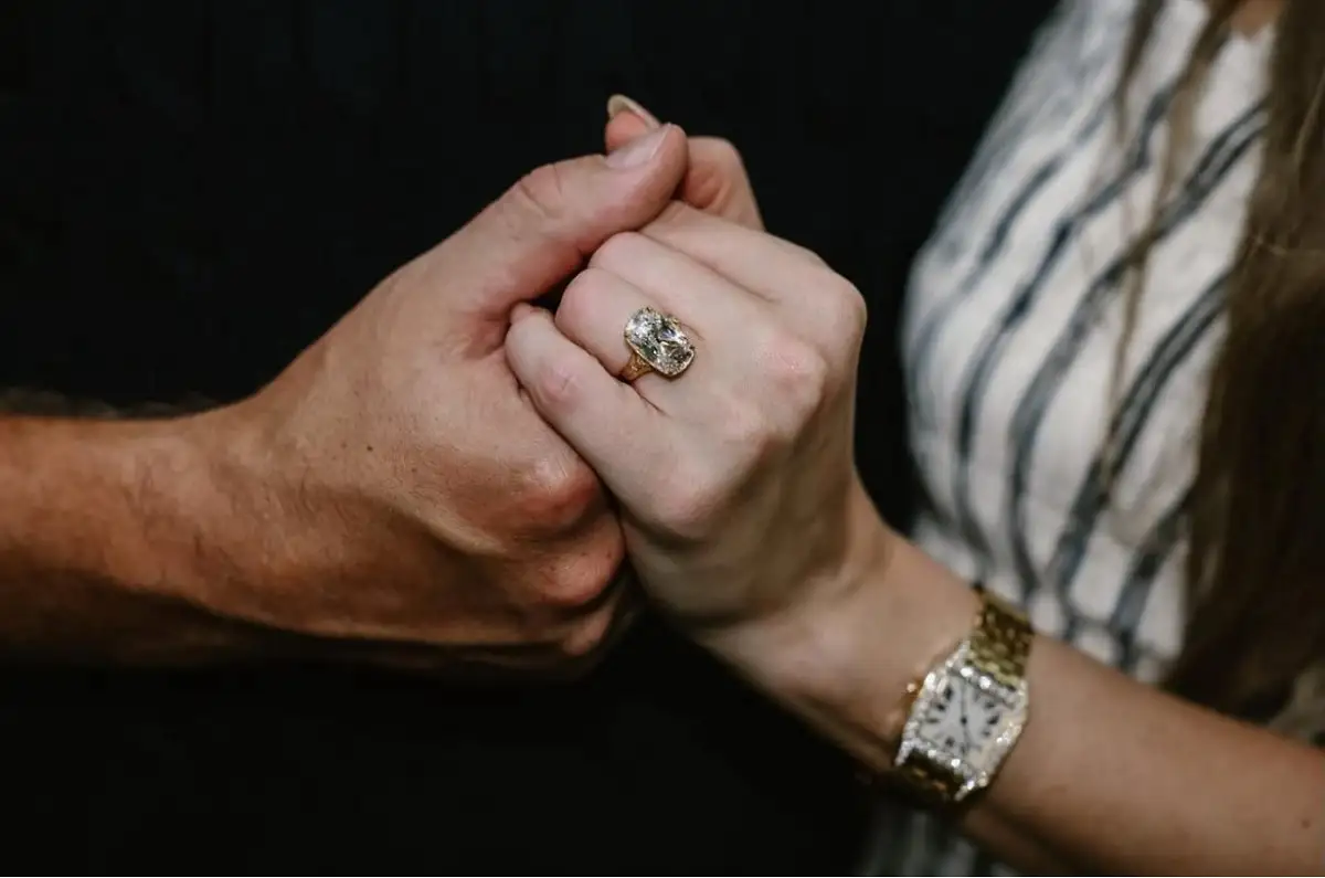 Taylor Swift se compromete con Travis Kelce