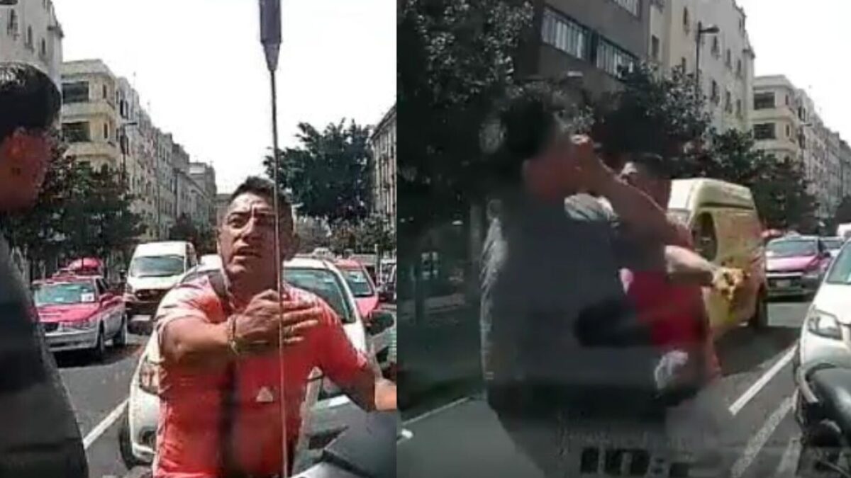 ¡Todavía se enoja! Motociclista golpea a taxista en la CDMX por choque que él provocó