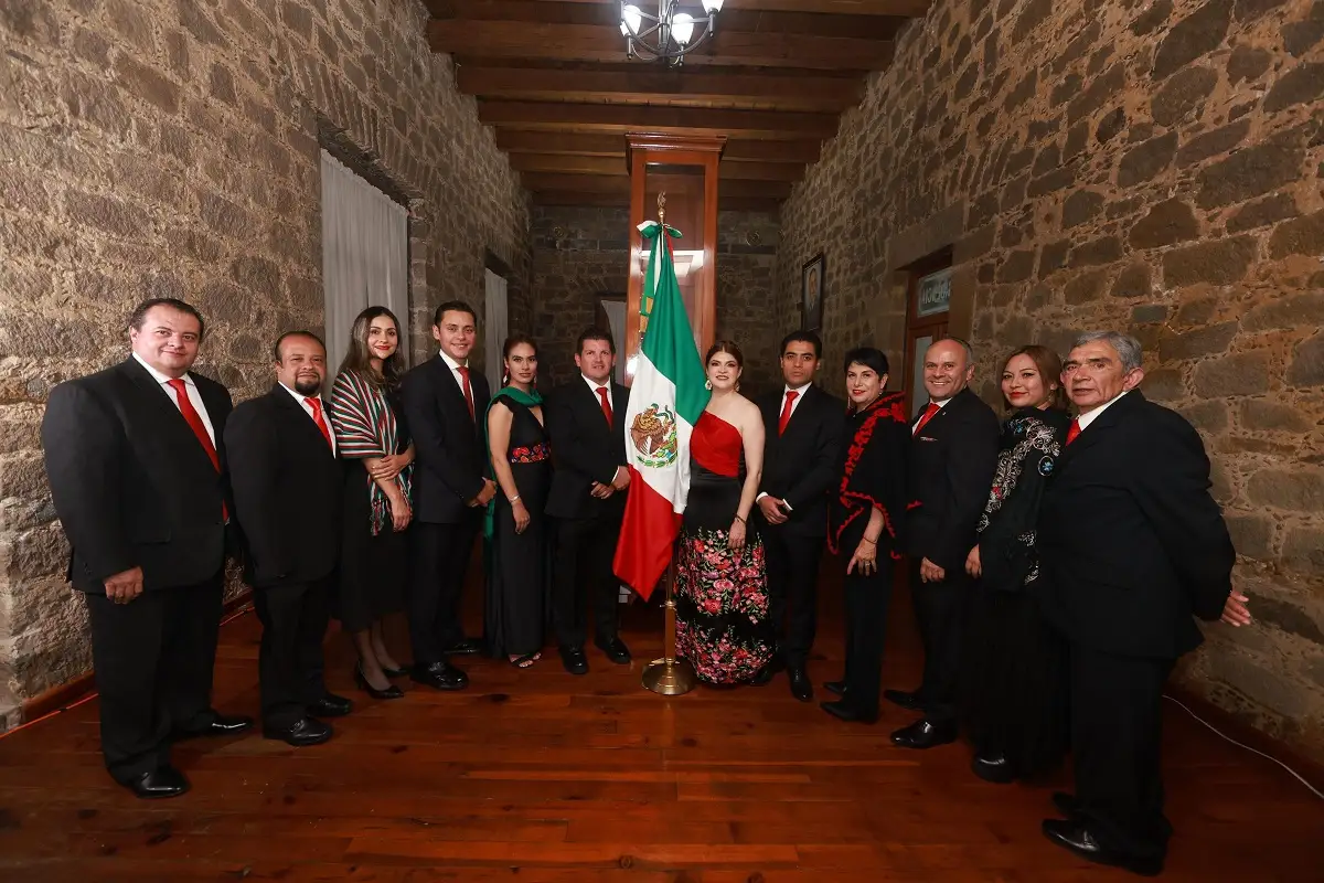 Ante 5 mil personas, Bety Sánchez da su primer Grito de Independencia