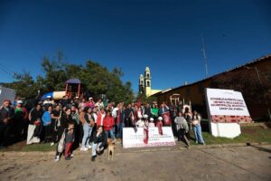 Bety Sánchez cumple- después de 11 años el parque infantil de Zacatlán será rehabilitado