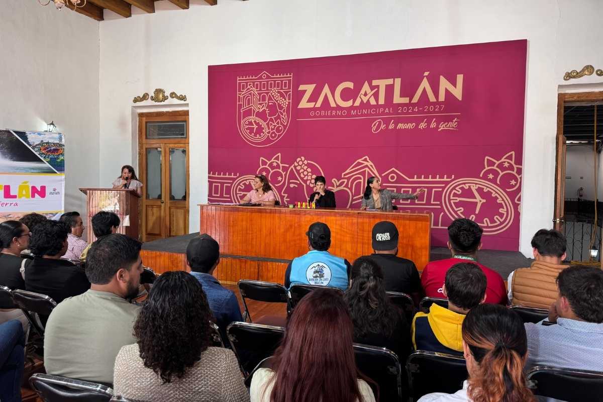 Con credencialización, touroperadoras de Zacatlán ofrecen seguridad y calidad a turistas 1 Entregan credenciales a touroperadoras de Zacatlán