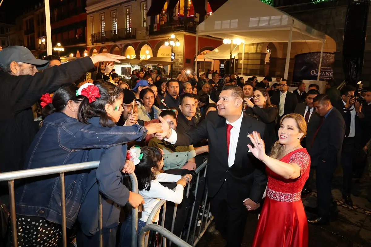 Con patriotismo, Puebla vibra con primer grito de Independencia del gobernador Alejandro Armenta