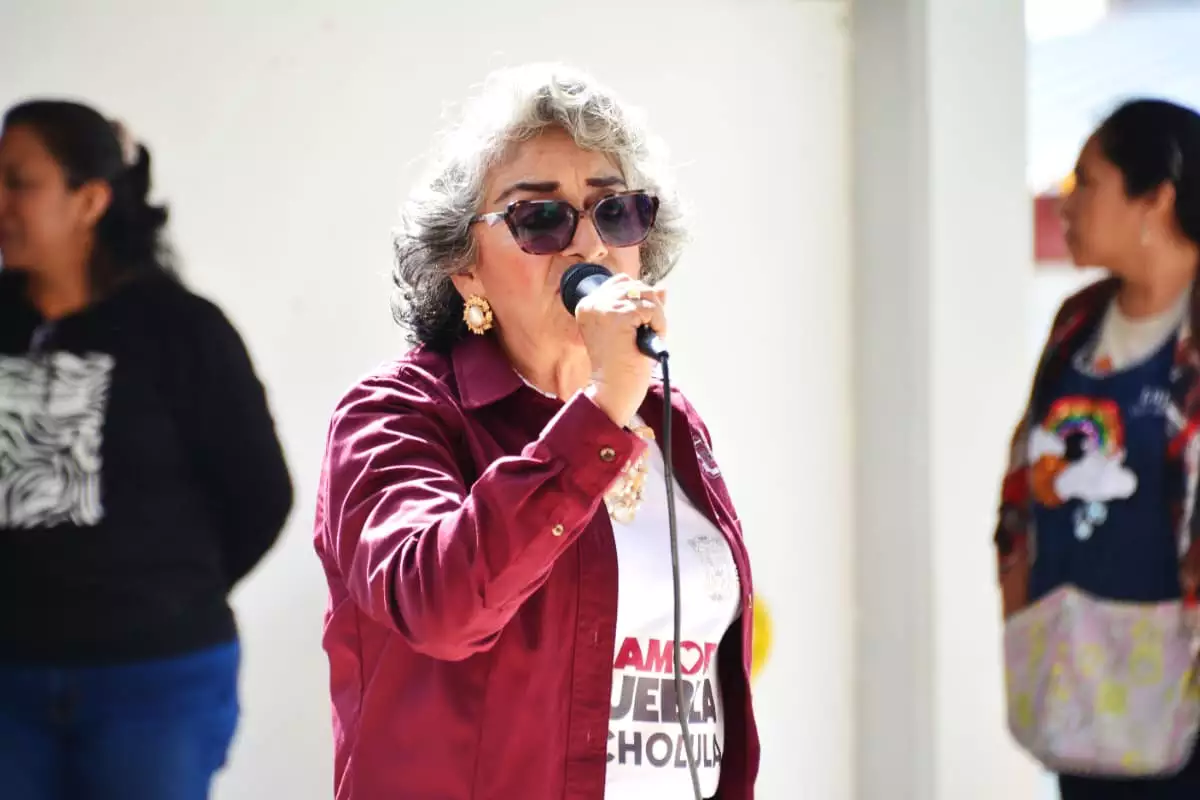 Continua el programa Amoxtli entregando mochilas y kits escolares en San Pedro Cholula 2