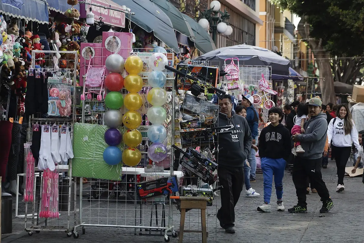 El ambulantaje en Puebla no siempre es una opción contra la pobreza: Armenta 1 El ambulantaje en Puebla no siempre es una opción contra la pobreza Armenta