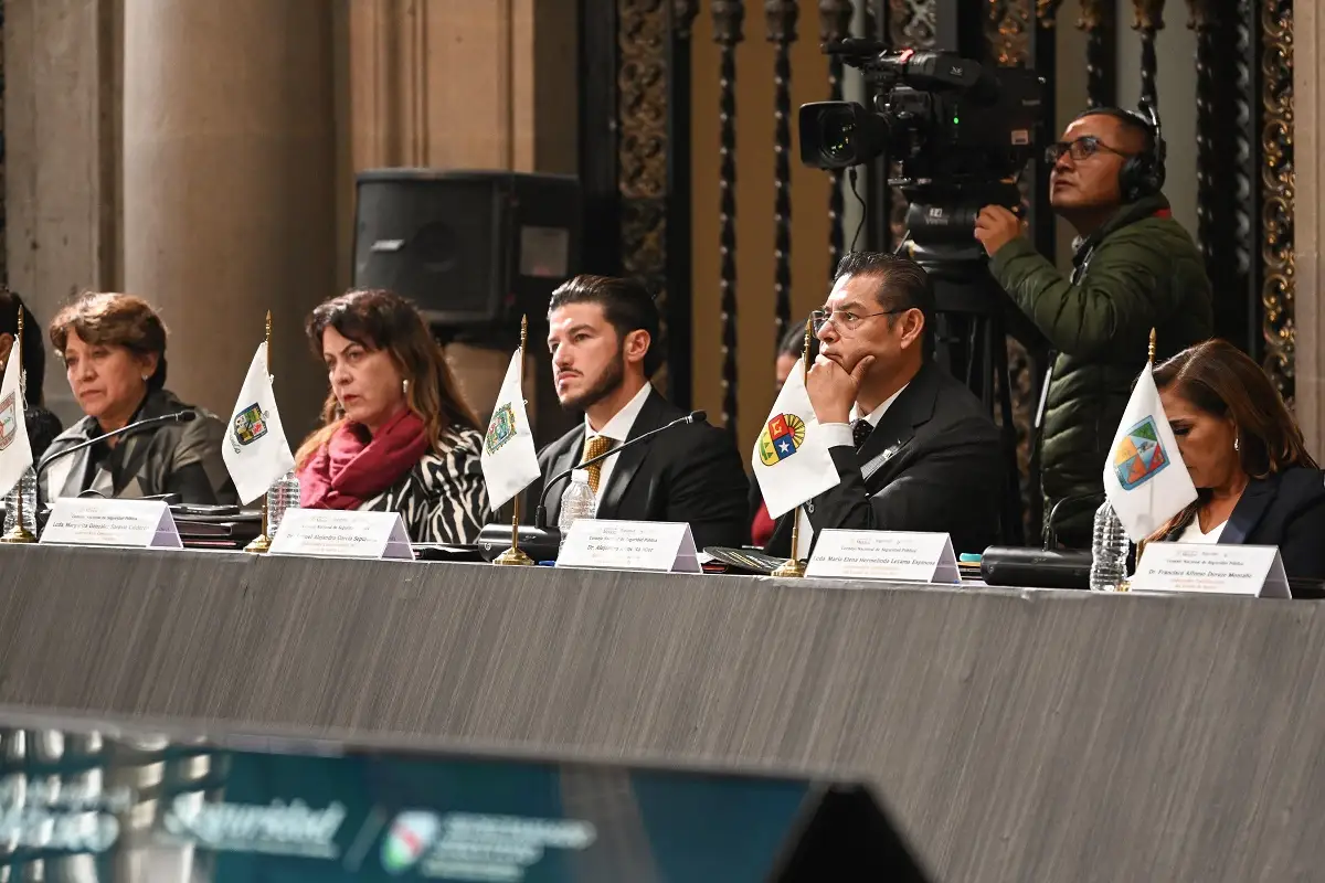 En mesa de seguridad con Sheinbaum, Armenta resalta operativos en la México-Puebla y operativos vs piratería 1 En mesa de seguridad con Sheinbaum, Armenta resalta operativos en la México-Puebla