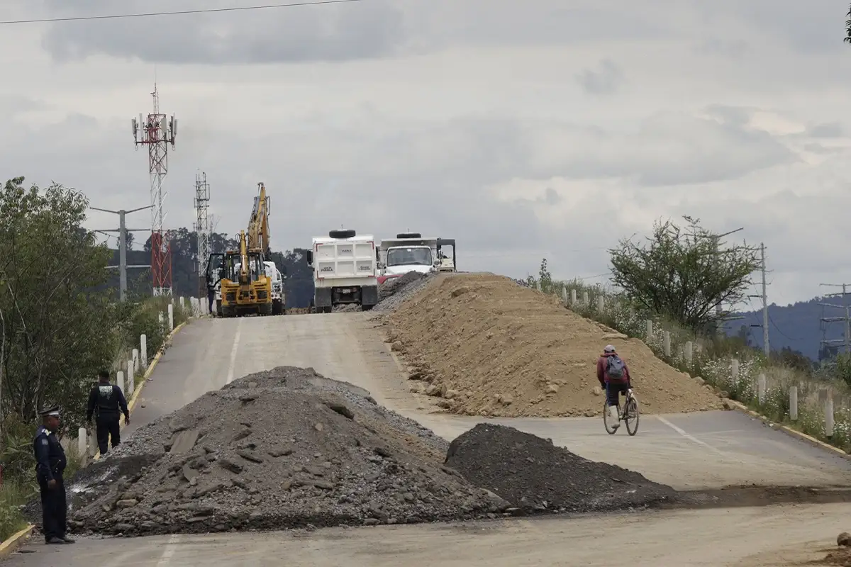 En tres semanas concluirán reparación del bulevar Aeropuerto de Huejotzingo 1 En tres semanas concluirán reparación del bulevar Aeropuerto de Huejotzingo