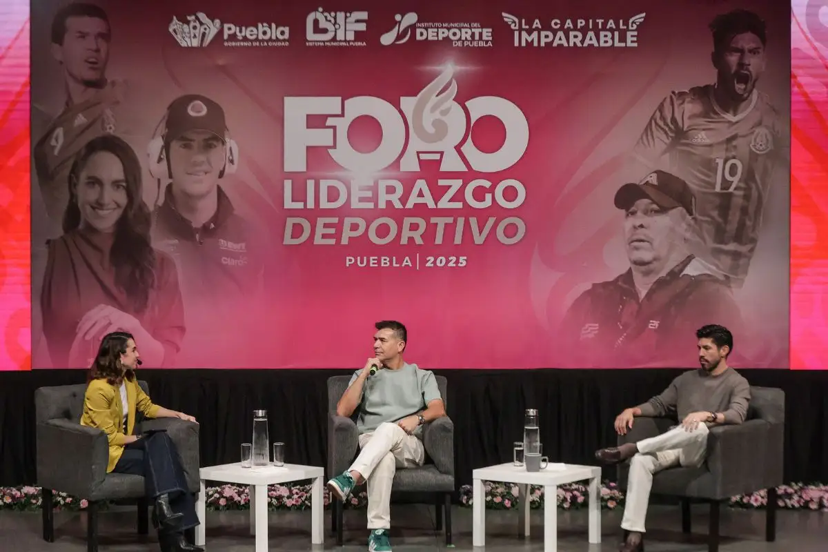 Borgetti y Oribe comparten historias en Foro Liderazgo Deportivo Puebla 2025