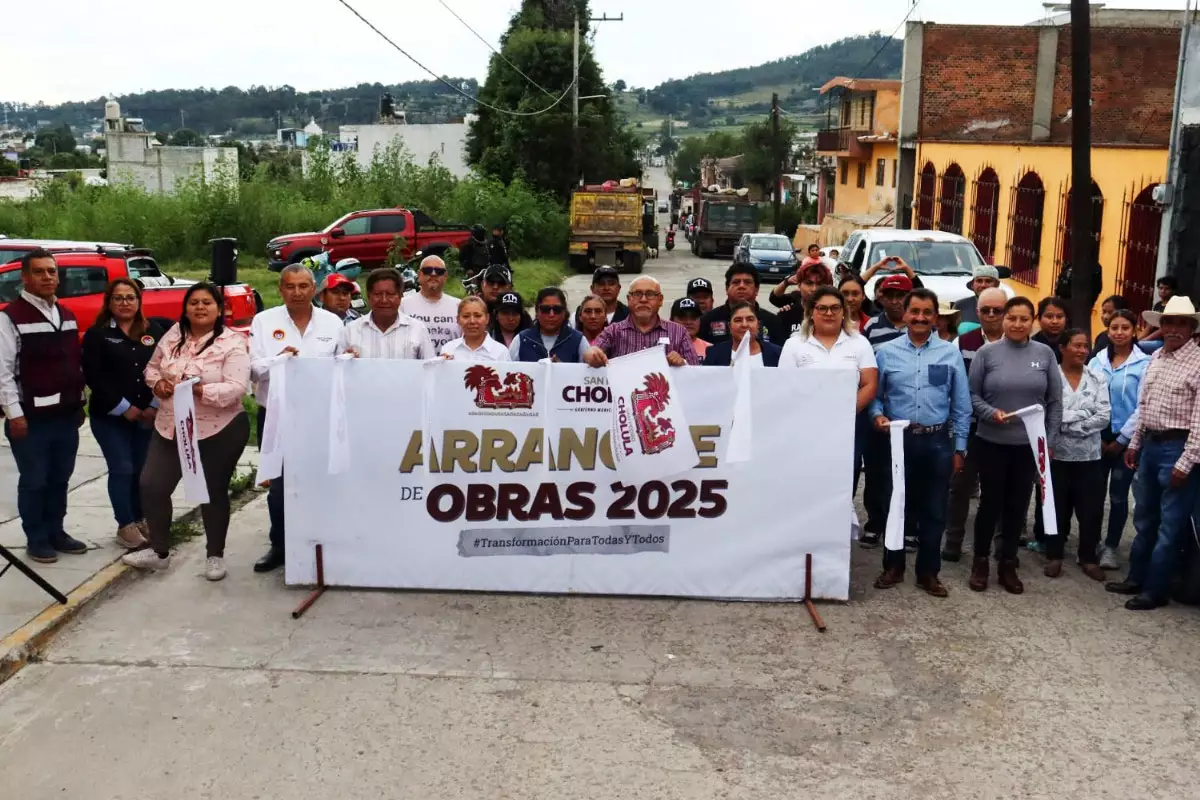 Gobierno de Tonantzin Fernandez continua rehabilitando vialidades en todo San Pedro Cholula 2