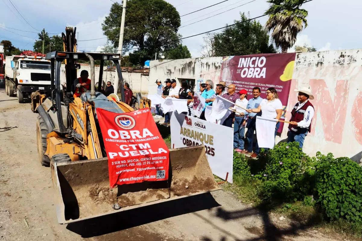 Gobierno de Tonantzin Fernandez continua rehabilitando vialidades en todo San Pedro Cholula 6