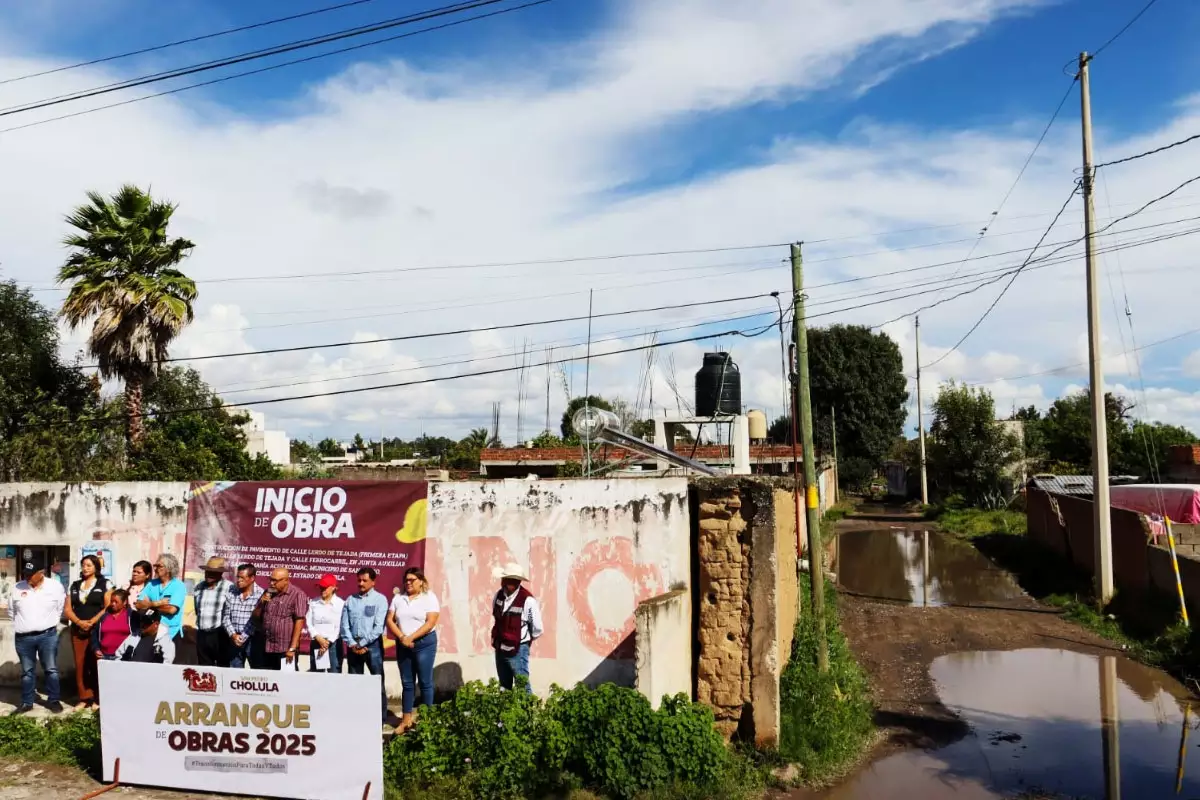 Gobierno de Tonantzin Fernandez continua rehabilitando vialidades en todo San Pedro Cholula 7
