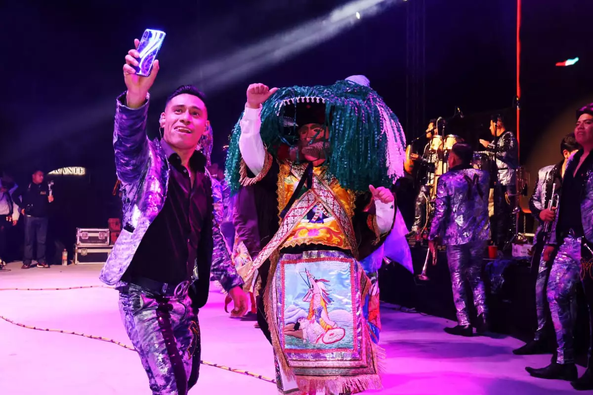 La vibra de Carnaval llega a la 75 Feria de Cholula con banda La Misteriosa 2