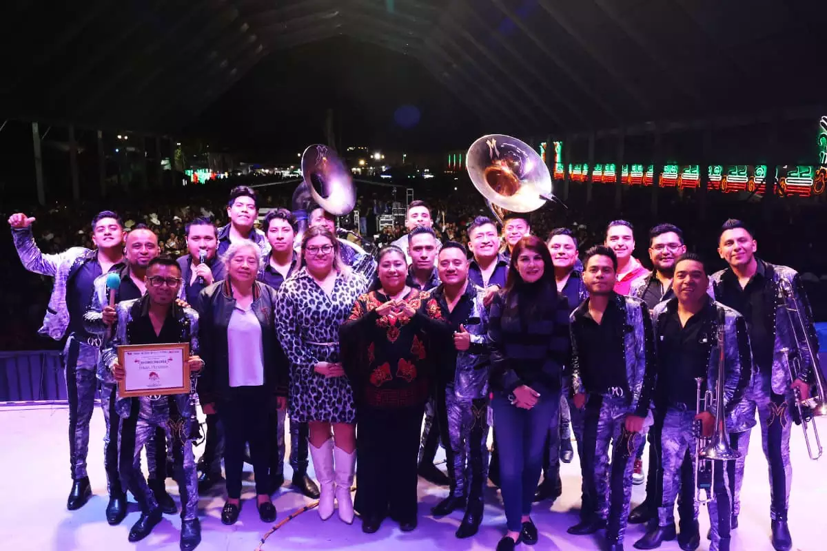 La vibra de Carnaval llega a la 75 Feria de Cholula con banda La Misteriosa 5