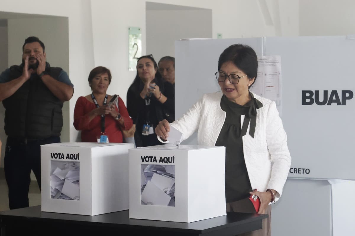 Lilia Cedillo gana elección BUAP, será rectora de la BUAP hasta 2029
