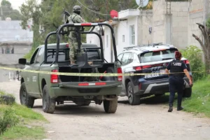 Madre encuentra a su hijo asesinado en terrenos baldíos de Chiautempan