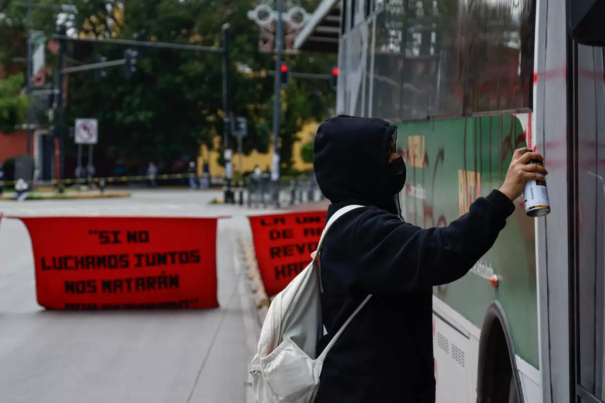 Manifestacion normalistas de Teteles bulevard 5 de mayo 4
