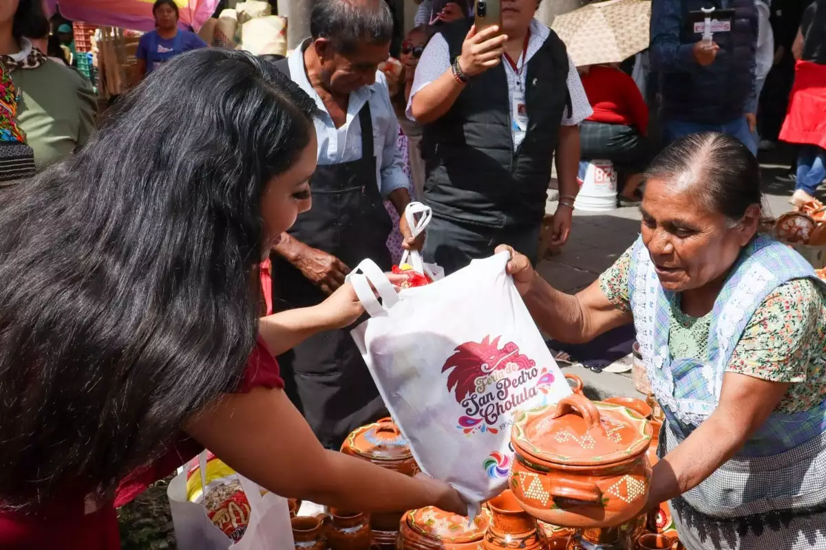 Mas de 100 mil personas vivieron el Milenario Trueque en San Pedro Cholula 2