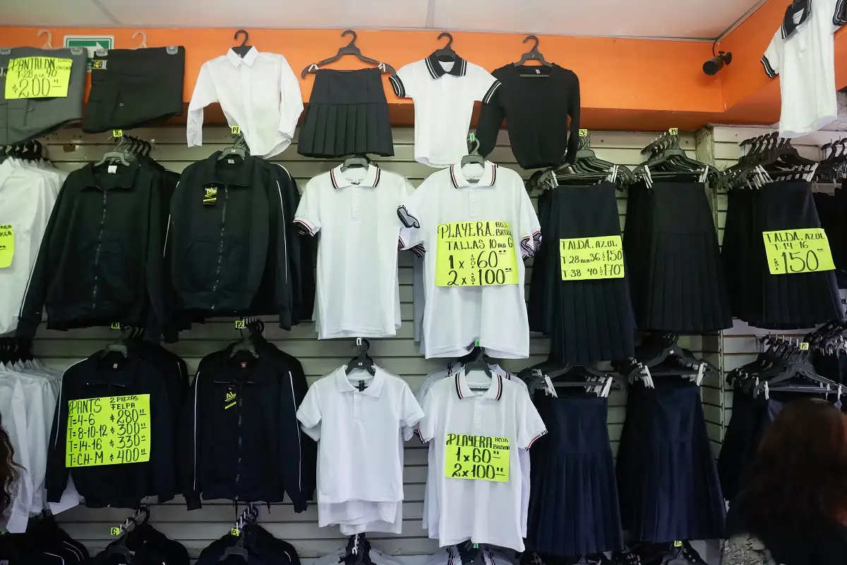 Niñas de educación básica en Puebla podrán decidir si usar falda o pantalón: SEP 1 Niñas de educación básica en Puebla podrán decidir si usar falda o pantalón SEP