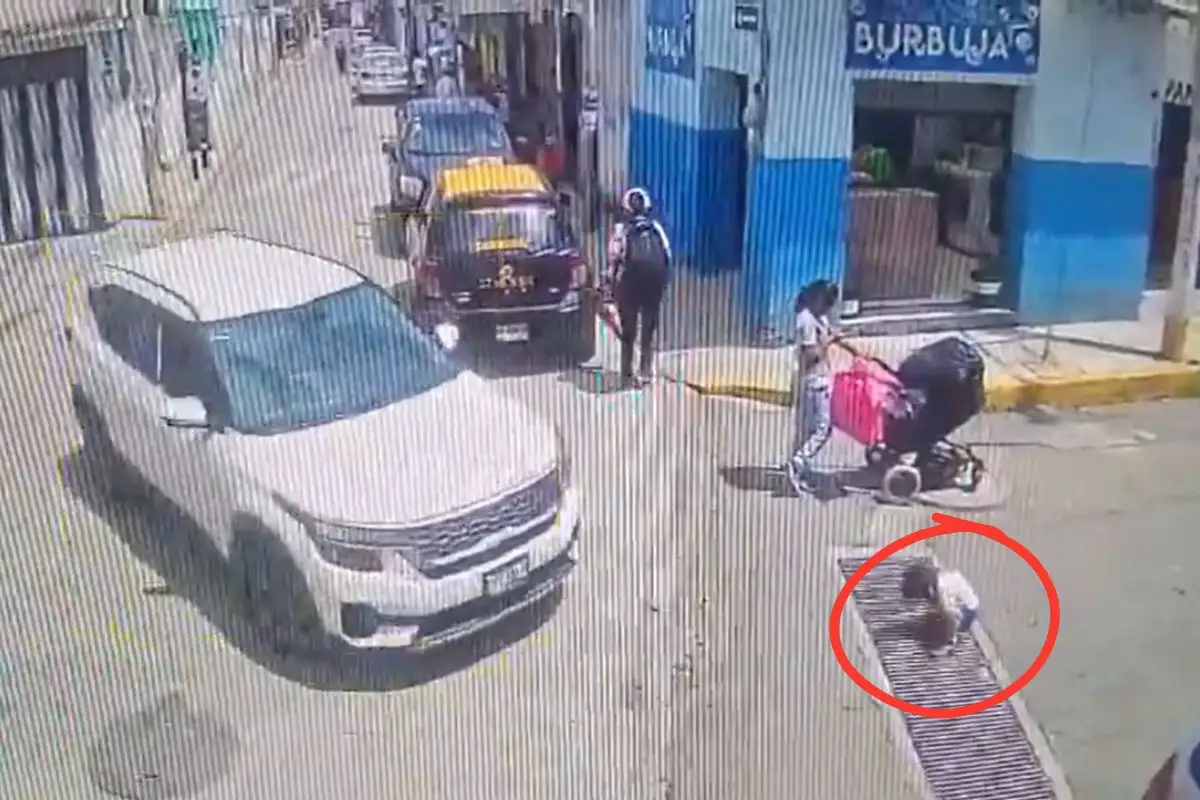 VIDEO FUERTE: Niño es atropellado por una camioneta en San Jerónimo Caleras 1 Niño es atropellado en San Jerónimo Caleras