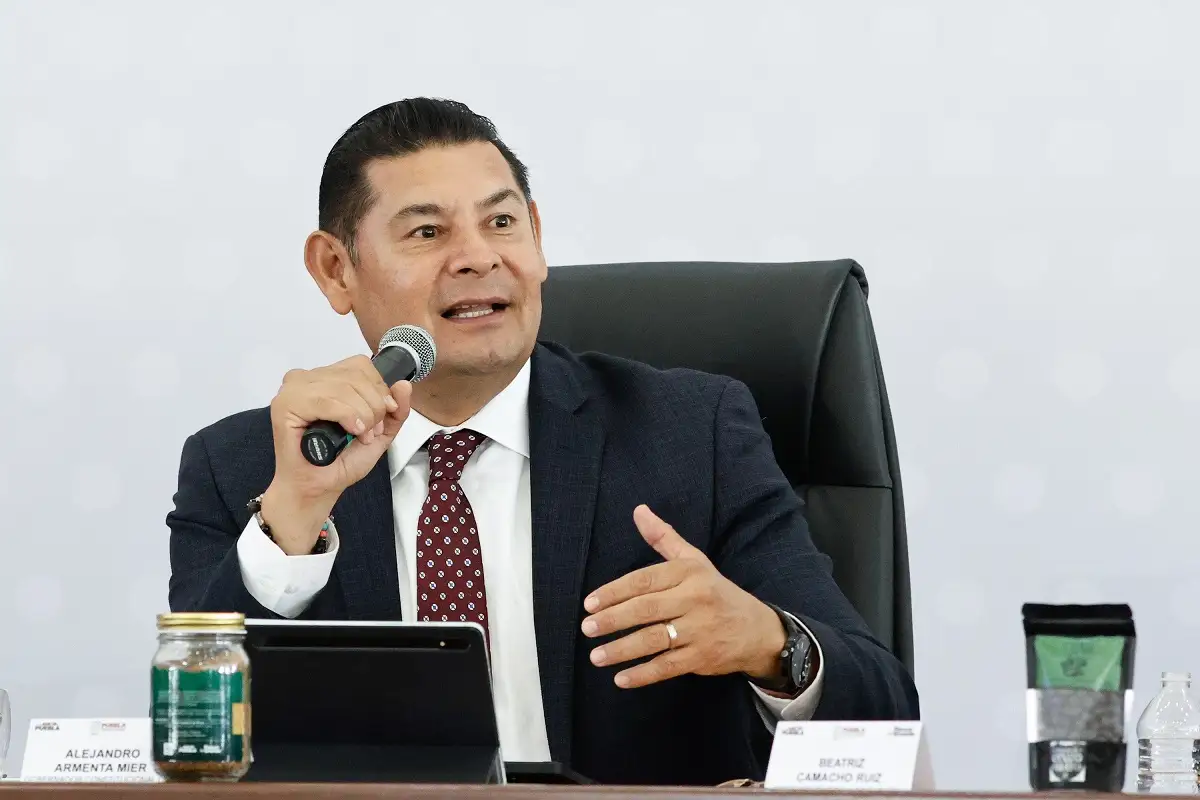 Pide Armenta denunciar a servidores públicos en Puebla que no escuchen peticiones ciudadanas