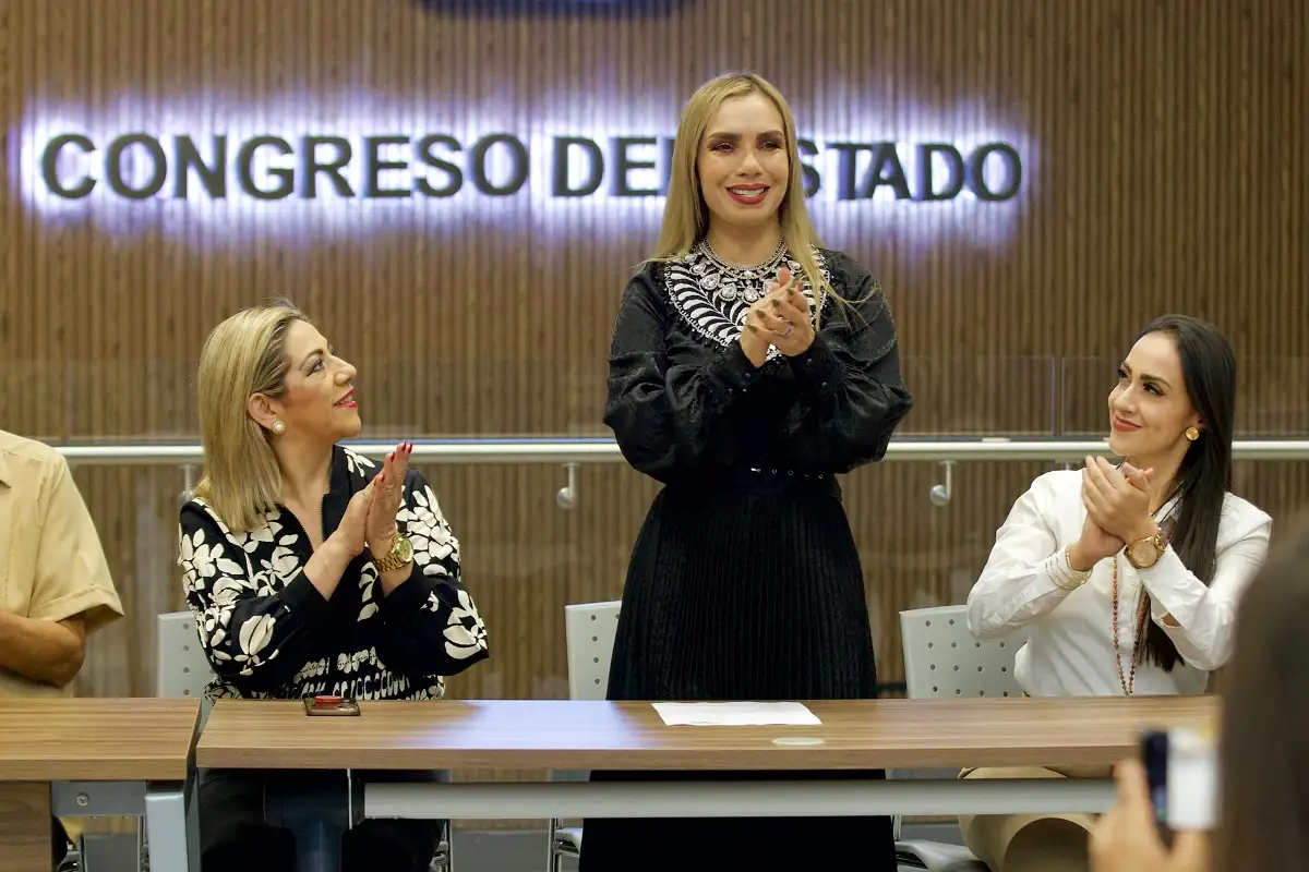 Realizan en el Congreso conversatorio y exposición “Las Heroínas de México”